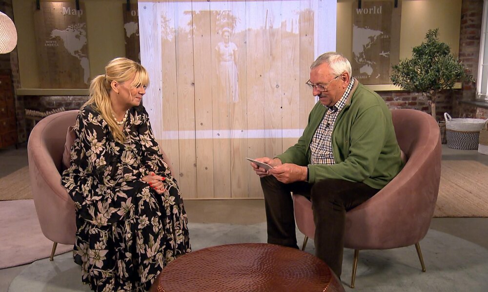Julia Leischik und Josef bei ,,Bitte melde dich'' | © SAT.1