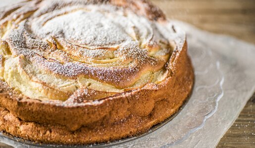 Apfel-Quarkkuchen in Nahaufnahme. | © Getty Images /© eleonora galli