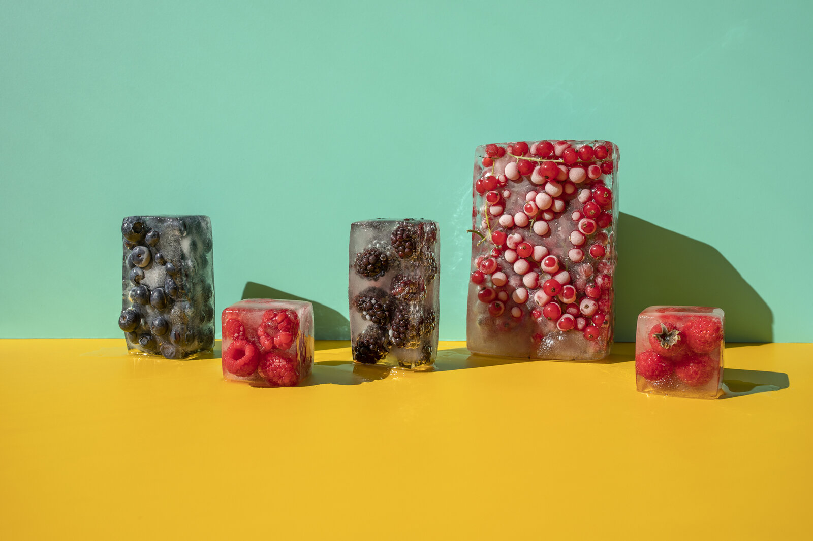 Eingefrorene Beeren | © Getty Images / Yulia Reznikov