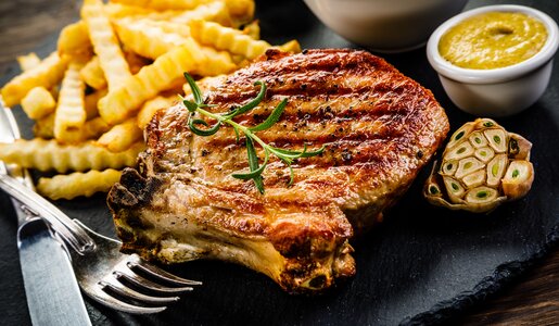 Schweinekotelette | © Getty Images / 	gbh007